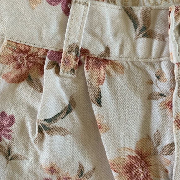 AE hi-rise shorts - Picture 3 of 7